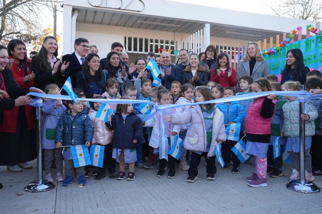 Pullaro inauguró Jardín Esperanza corte de cinta