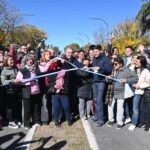 Celebración multitudinaria por la inauguración de avenida Rouillón en Rosario avenida Rouillon Rosario inauguracion Pullaro Javkin corte de cinta