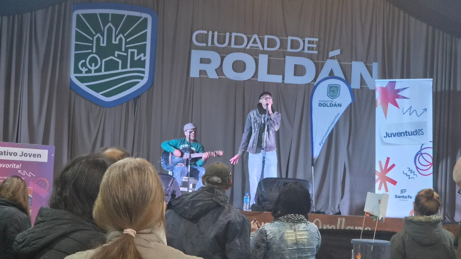 Ramiro Cardozo en vivo durante la jornada de Presupuesto Participativo Joven Roldán