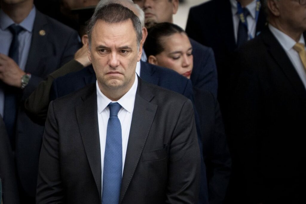 Manuel Adorni y secreto fiscal levantado por la Justicia