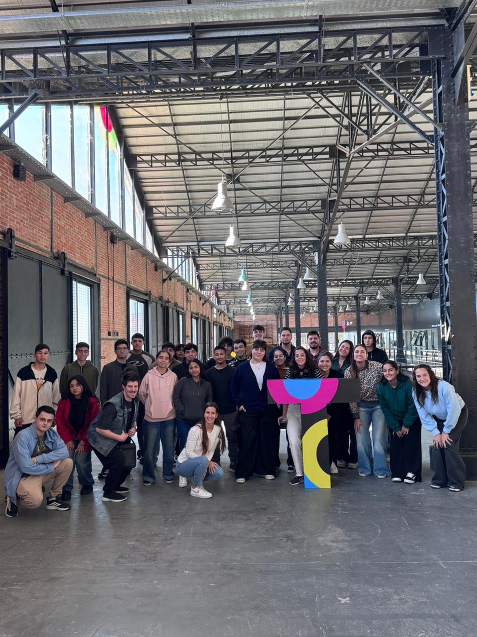 Jóvenes que finalizaron la capacitación en Tecnoteca Rosario