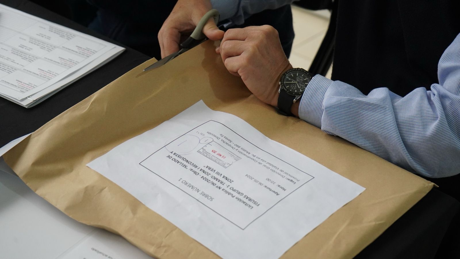 Apertura de sobres de una licitación pública vinculada al Registro de Licitadores de Santa Fe