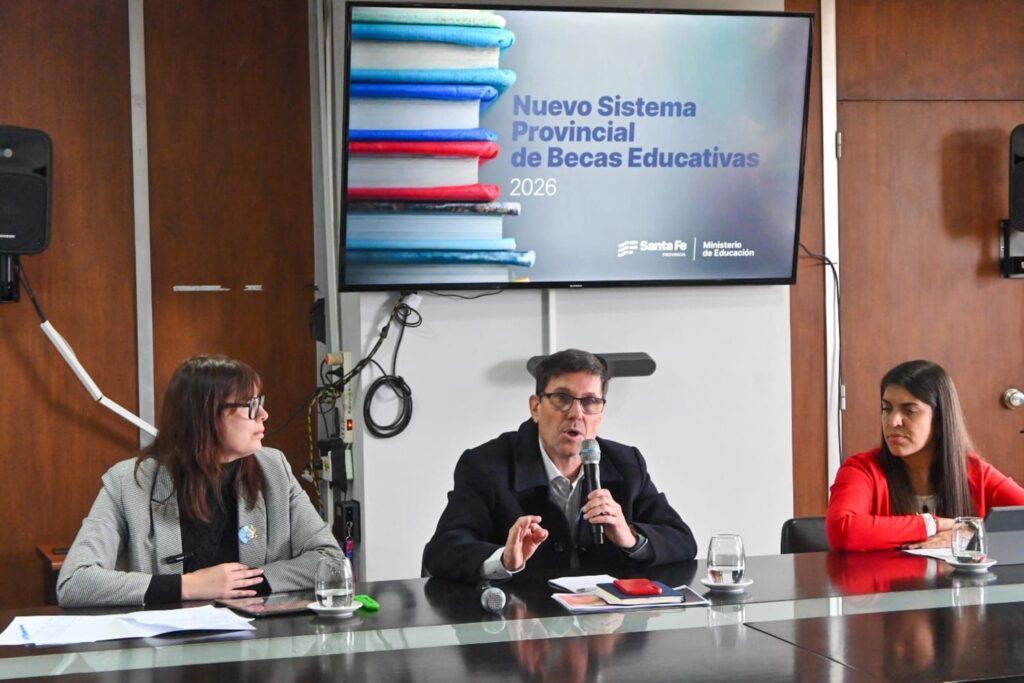 El ministro José Goity presentó el nuevo Sistema Provincial de Becas Educativas