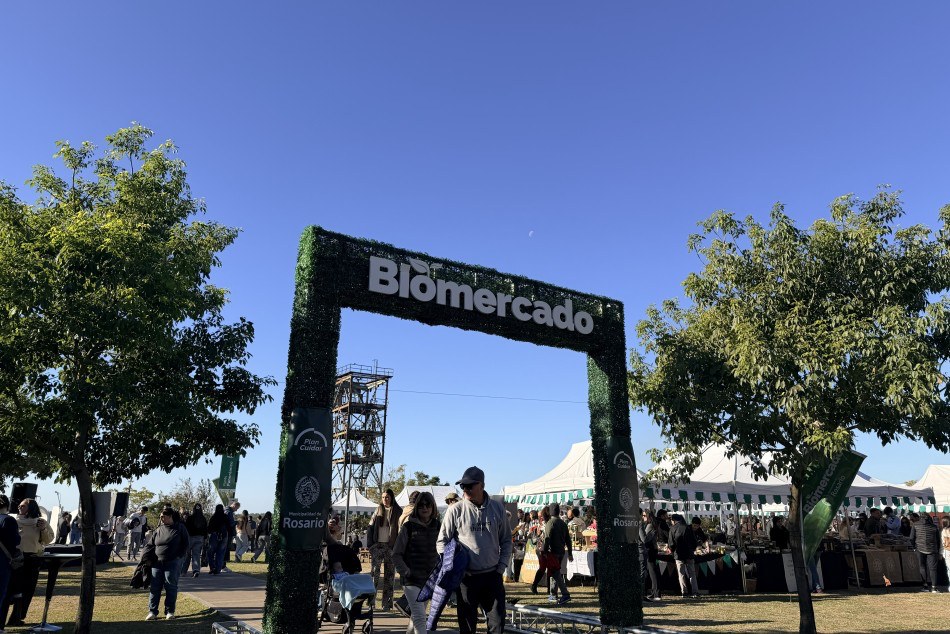 Arco de entrada del Biomercado Rosario