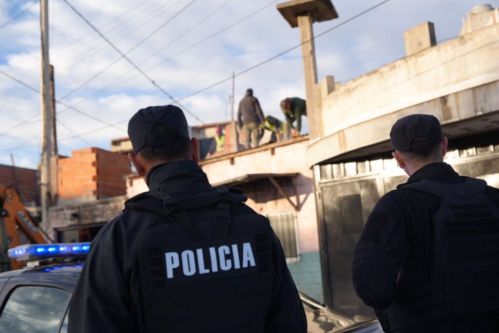 Operativo policial frente al búnker en Villa Banana derribado en Rosario