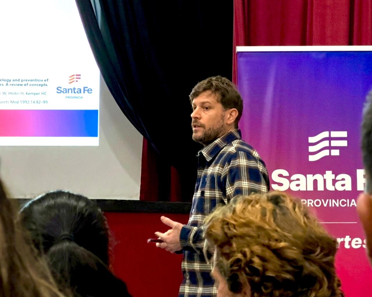 Capacitación deportiva en Roldán: charla sobre prevención de lesiones