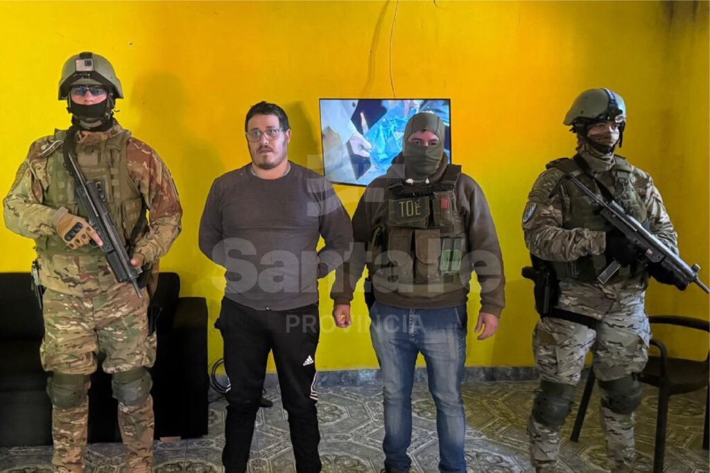 Captura del Narigón Vázquez: el detenido entre efectivos de la TOE en Villa Gobernador Gálvez