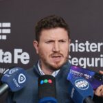 Angelini: "Vamos a poner tras las rejas a todas las personas que participaron del asesinato del policía en Carcarañá" Federico Angelini en conferencia de prensa por el crimen del policía en Carcarañá