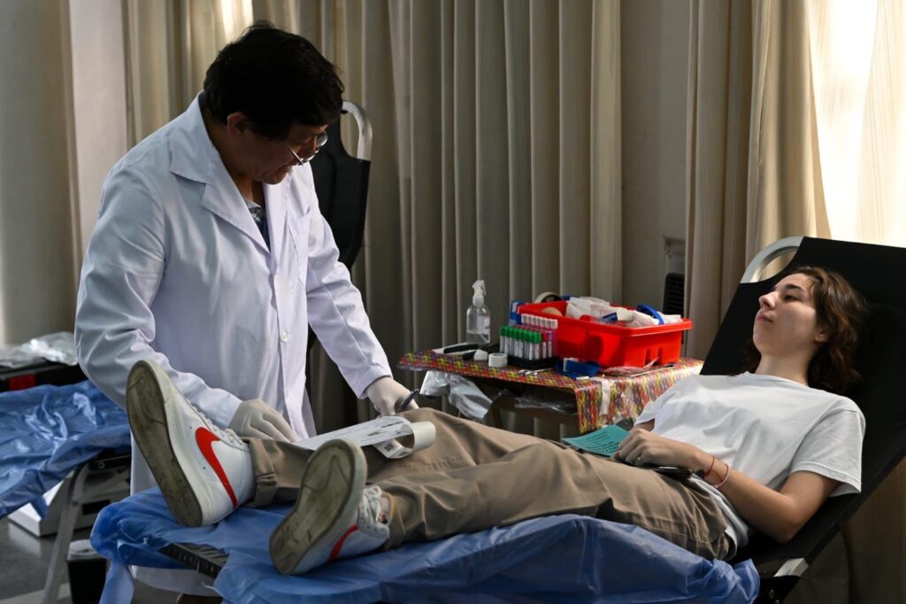 Donante de sangre en una colecta pública del Ministerio de Salud de Santa Fe