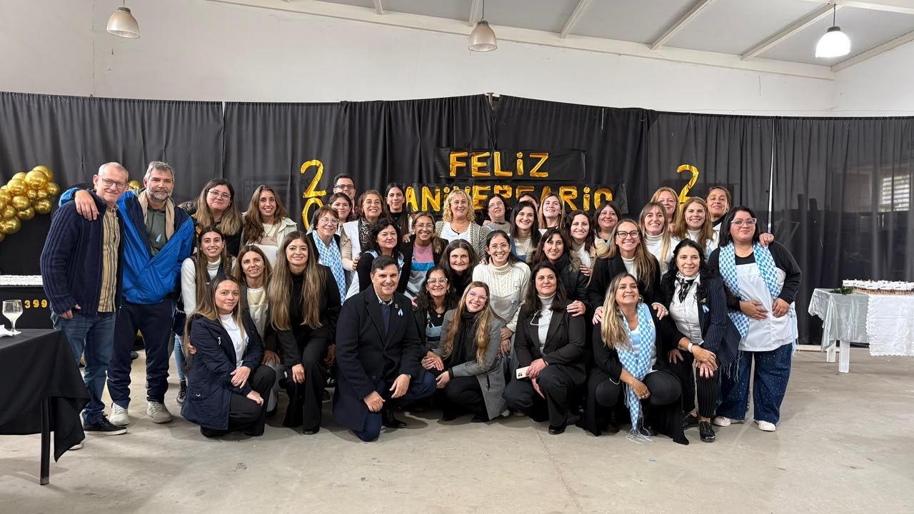 Equipo docente de la Escuela 1399 Roldán celebra el décimo aniversario de la institución