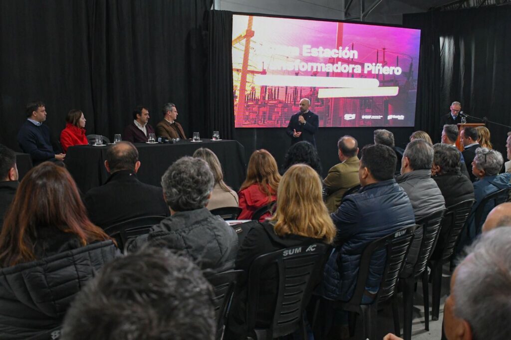 Acto de apertura de ofertas de la estación transformadora Piñero en Santa Fe