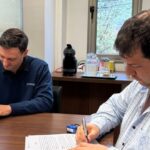 Funescoop y ACIF firmaron un convenio con beneficios en telecomunicaciones para comerciantes de Funes Firma del convenio entre Funescoop y ACIF