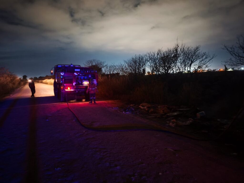 Incendio de basura Funes Ruta 34S autobomba de Bomberos Voluntarios
