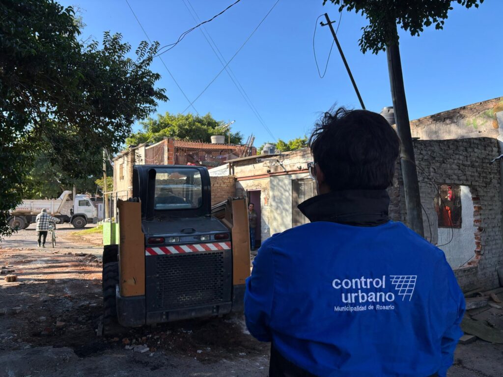 Operativo de liberación de espacios públicos a cargo de Control Urbano en Rosario