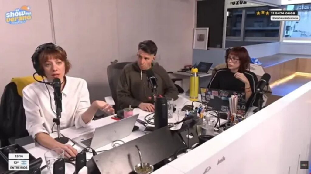 Magalí Abramovich productora de Luzu TV en el estudio de El Show del Verano