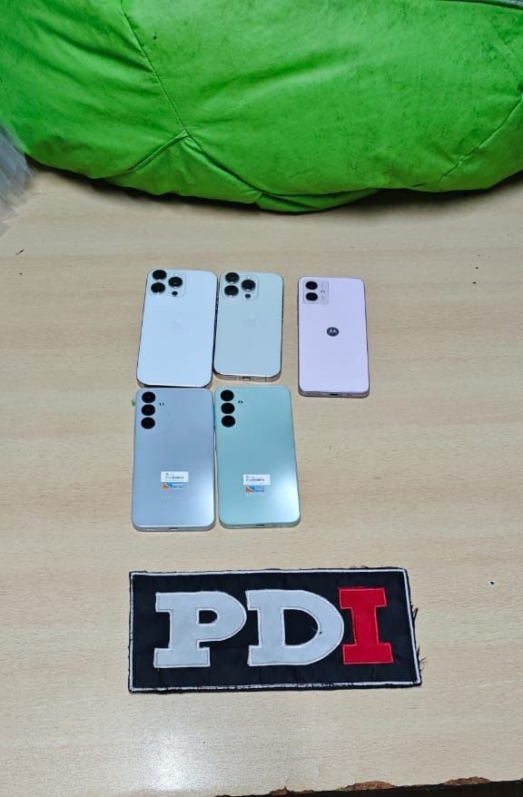 Teléfonos celulares incautados por la PDI en los procedimientos