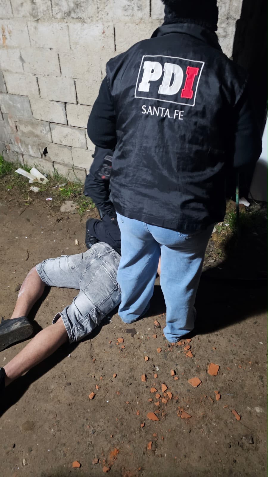 Personal de la PDI de Santa Fe durante un allanamiento por el homicidio de Ercilio Centurión en Rosario
