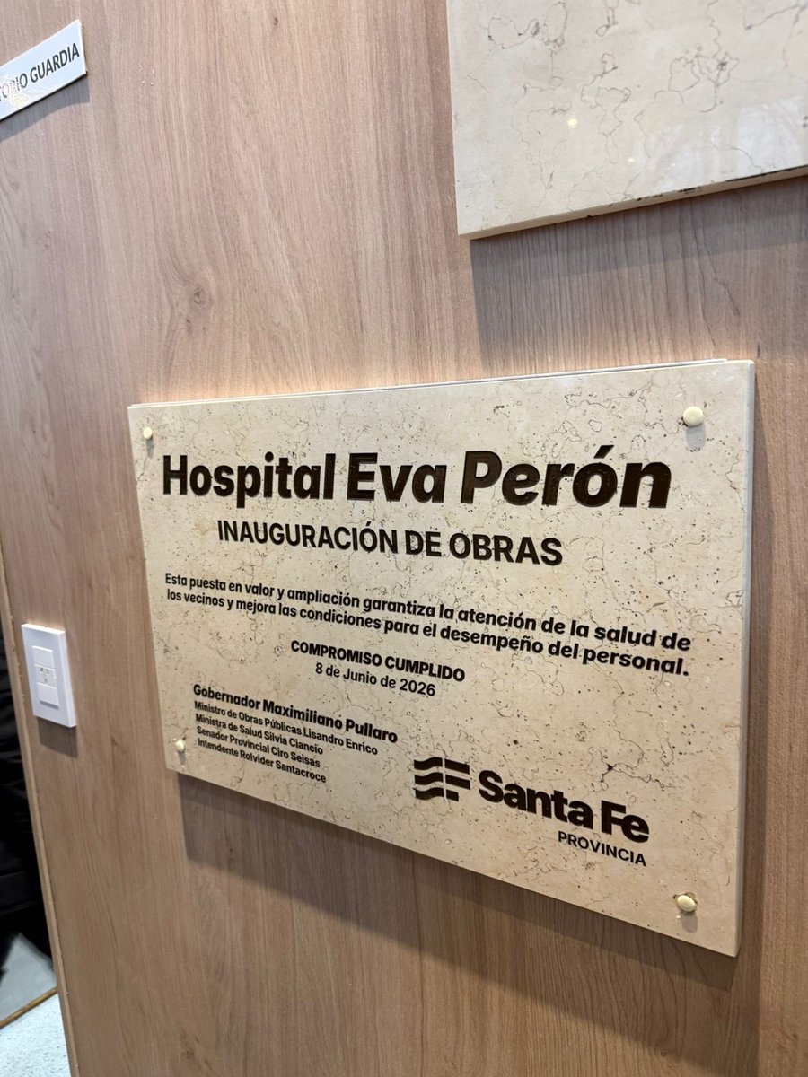 Placa de inauguración del Hospital Eva Perón en Funes el 8 de junio de 2026