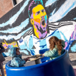 Con un mural de Messi y la Copa del Mundo, Rosario inauguró su Plaza de Bolsillo número 100 Mural de Messi en la Plaza de Bolsillo numero 100 de Rosario