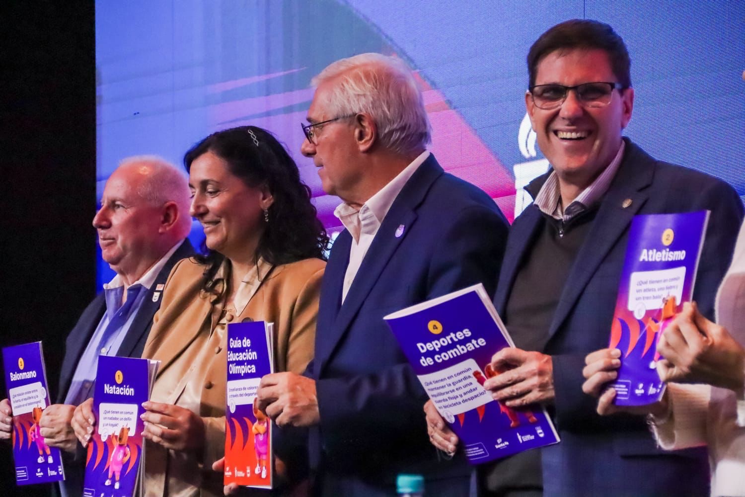 Presentacion de los materiales de los Juegos Suramericanos en las escuelas de Santa Fe