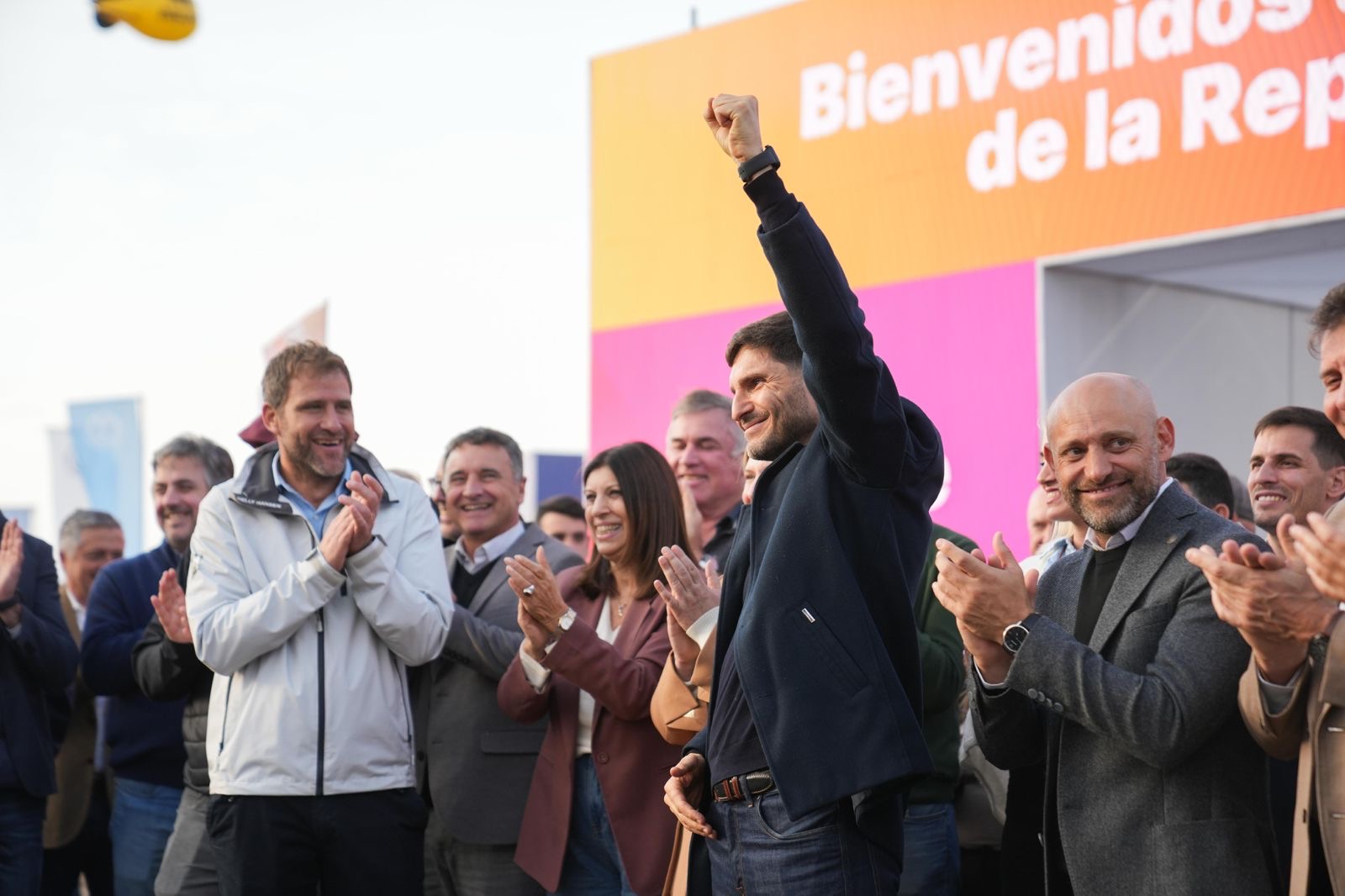 Pullaro con el puño en alto en Santa Fe Agroactiva 2026