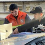 Equipo municipal y Protección Civil en el relevamiento de canales en Funes con drone