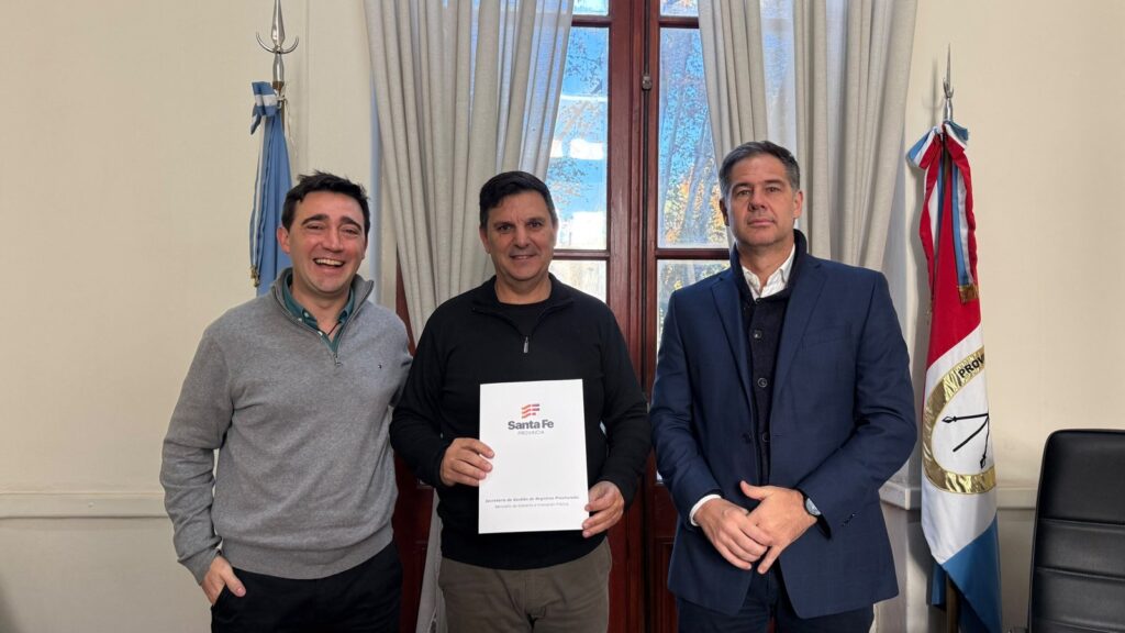Roldán Ente Certificante: firma de la renovación del convenio con el RPJEC en la Sede de Gobierno de Santa Fe