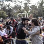 9 de Julio: Rosario celebra el Día de la Independencia con una gran fiesta popular en el Parque Baile folclórico en la fiesta del 9 de Julio en el Parque de la Independencia, Rosario