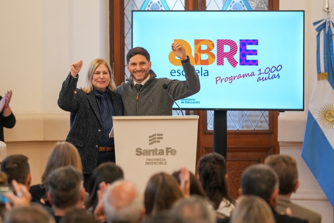 Acto del programa ABRE Escuela, Programa 1.000 aulas, del Gobierno de Santa Fe