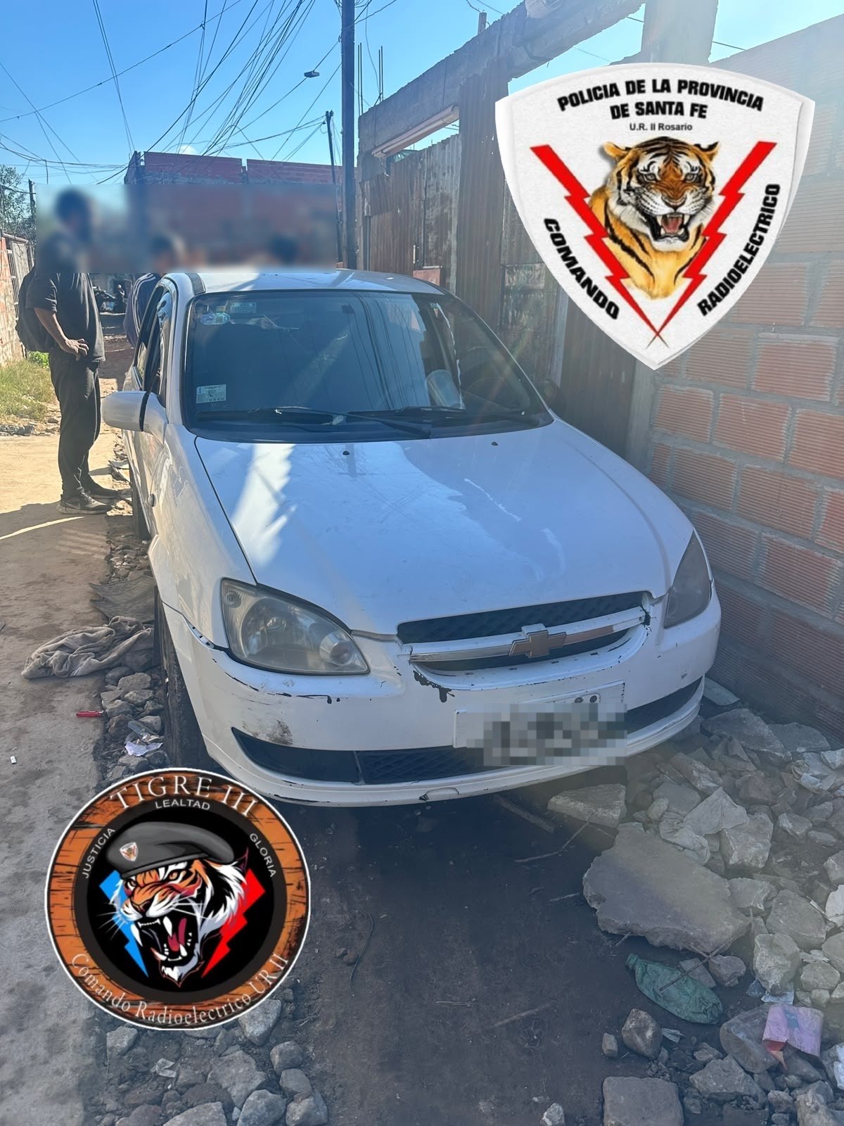 Chevrolet Corsa secuestrado en el operativo por microtráfico