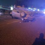 Un automóvil Volkswagen Suran volcado en la Av. Circunvalación de Rosario