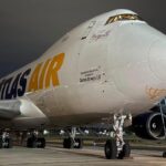 El Aeropuerto de Rosario recibió por primera vez un Boeing 747 carguero y ya respondió a 34 desvíos por mal tiempo Boeing 747 carguero de Atlas Air en el Aeropuerto de Rosario durante la noche