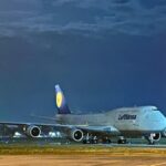 Boeing 747 de Lufthansa en la pista del Aeropuerto de Rosario