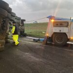 Camión volcado sobre la autopista Rosario-Buenos Aires en General Lagos