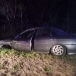 Choque entre dos autos en la Ruta 33, a la altura de Zavalla: no hubo lesionados Uno de los automóviles involucrados en el choque, detenido sobre la banquina de la Ruta 33 durante la noche