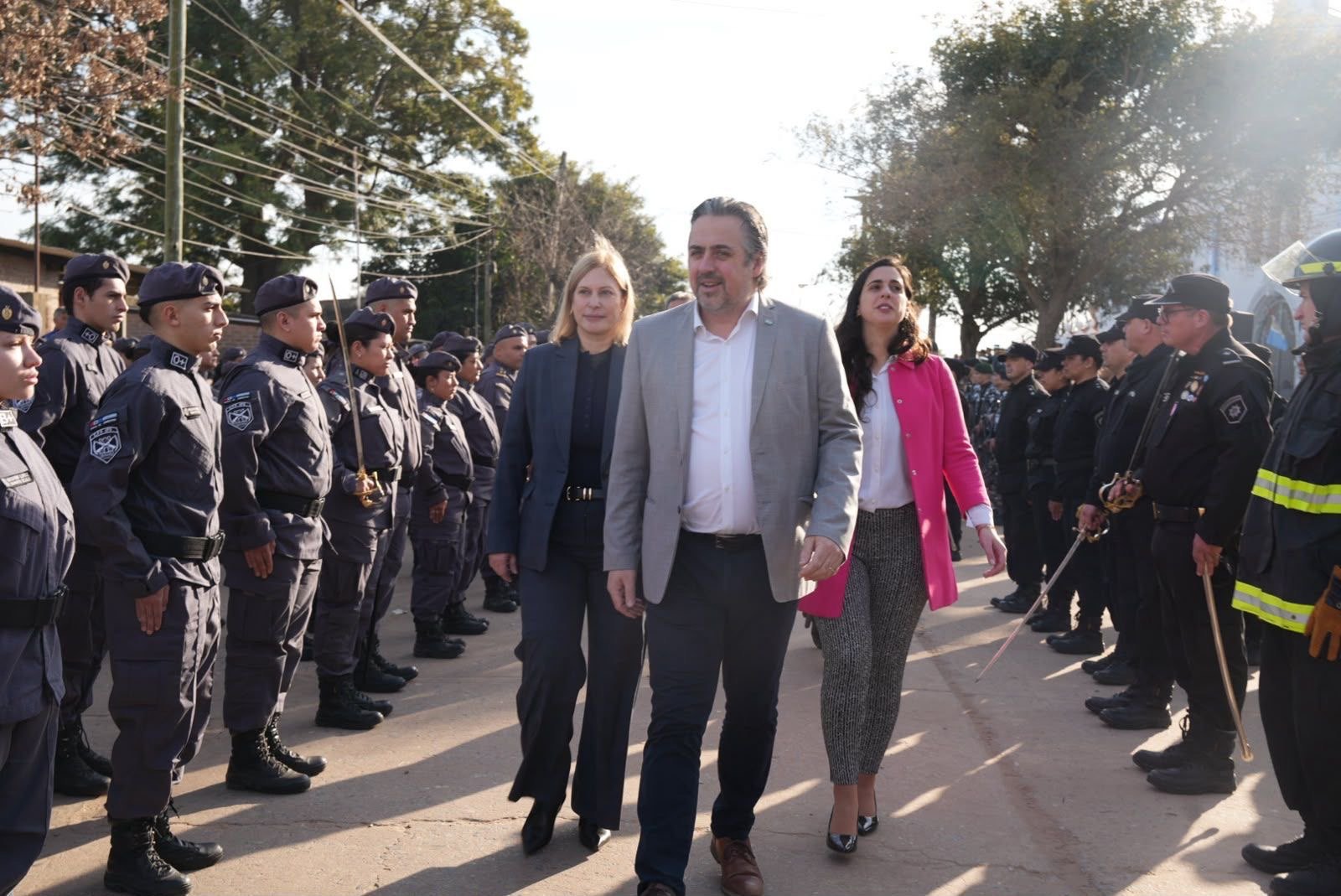 El ministro Cococcioni y autoridades provinciales revistan a la formación del Servicio Penitenciario en Coronda