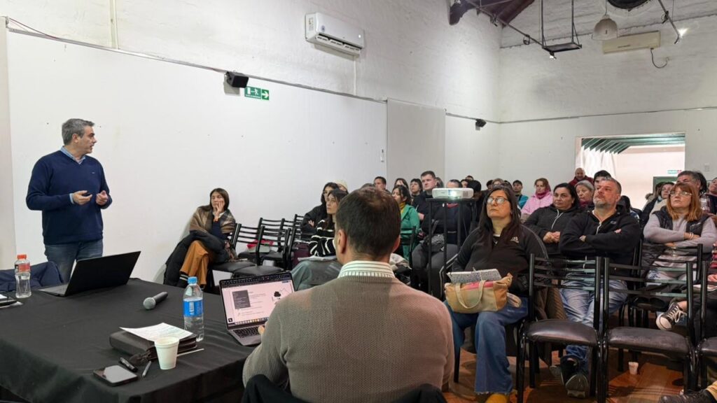 Emprendedores de Roldán en el cierre del Ciclo de Charlas en la Sala Italia