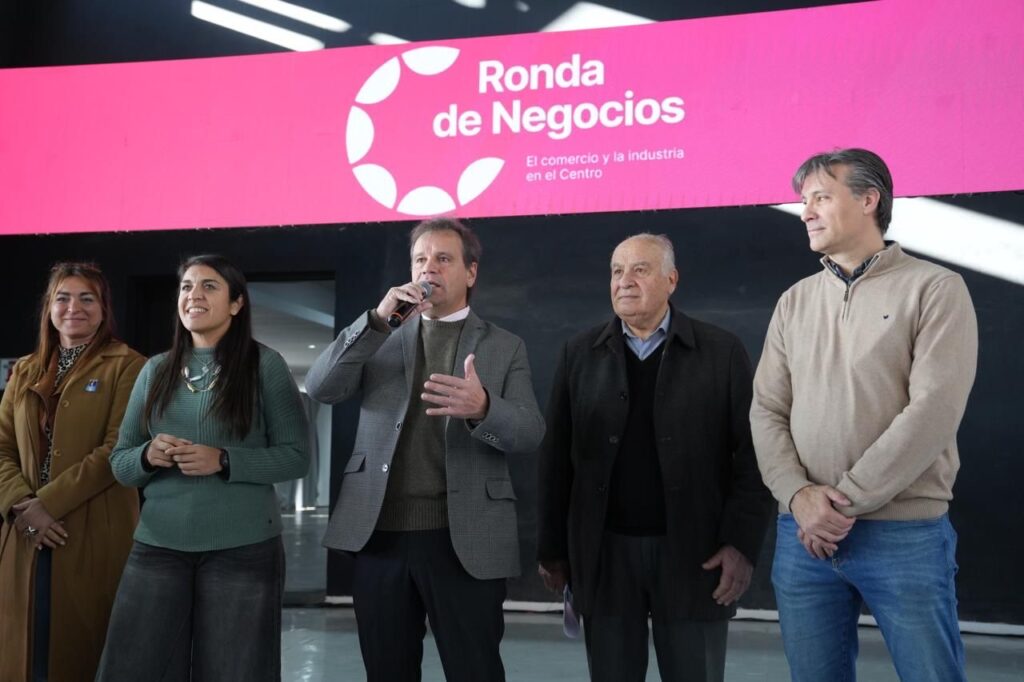 Funcionarios en el Encuentro de Abastecimiento Alimentario de Santa Fe
