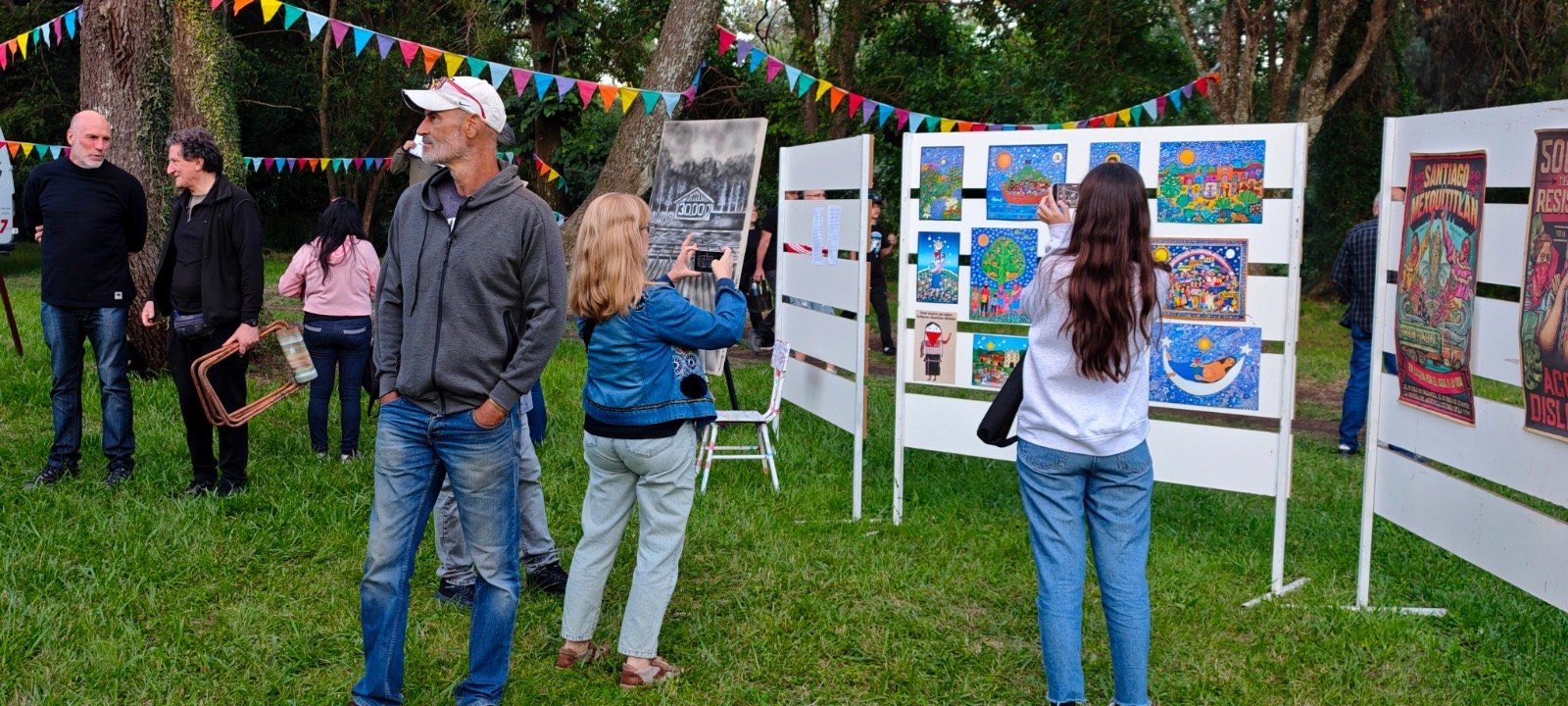 Muestra artística en una jornada comunitaria en Funes