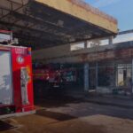 Incendio en la vieja estación de servicio de Ruta 9, en Funes
