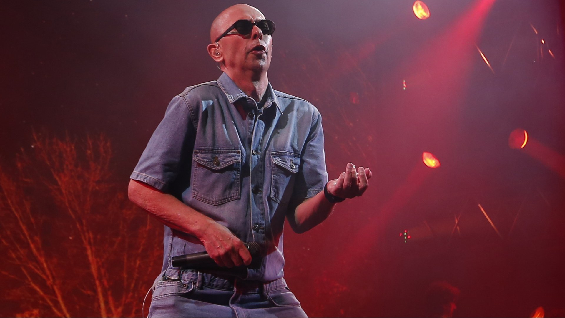 El Indio Solari en el escenario, a un mes de su fallecimiento