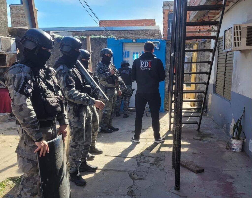 Allanamiento de la PDI y grupos tácticos de la Policía de Santa Fe en Rosario tras el análisis de la plataforma Lince