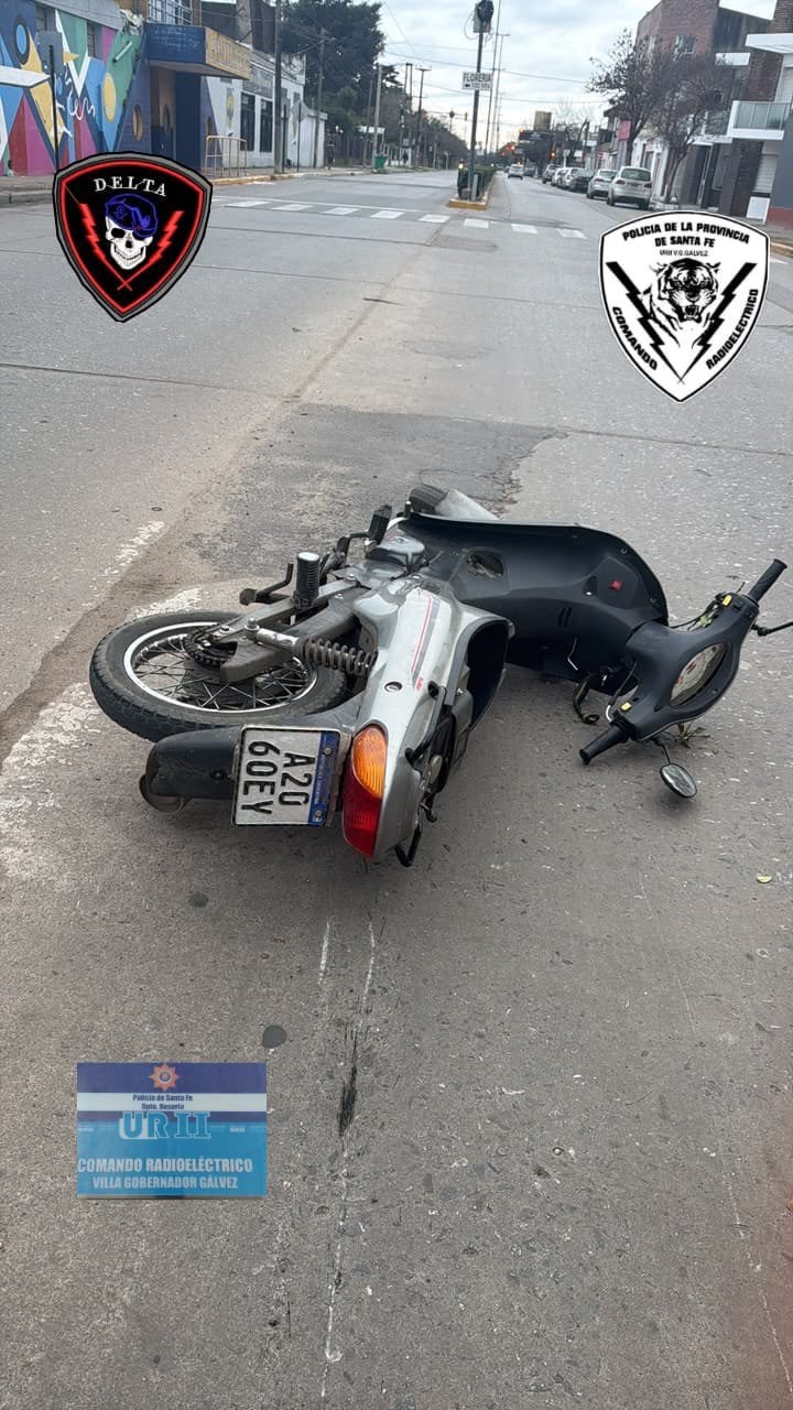La motocicleta tras el derrape en Villa Gobernador Gálvez