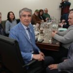 Provincia y gremios pasaron a cuarto intermedio en la paritaria y se reúnen el martes Autoridades provinciales y representantes de UPCN y ATE durante la reunión de paritaria en Casa de Gobierno