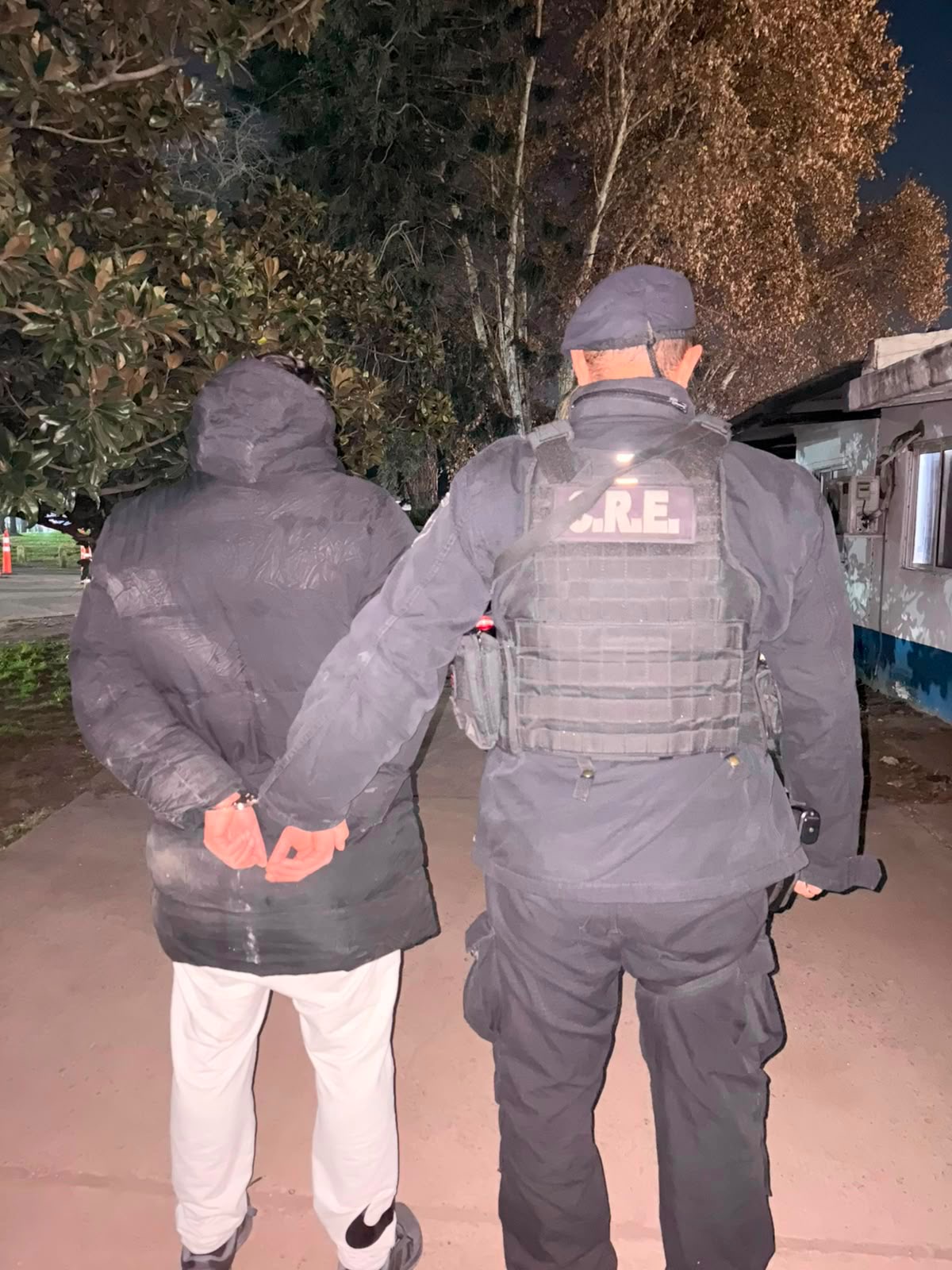 Ataque a un colectivo en Rosario: procedimiento policial con un hombre aprehendido
