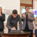 Firma de los convenios del programa Mil Aulas en la Casa de Gobierno de Santa Fe