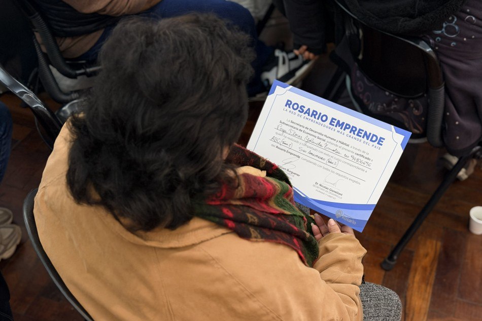 El certificado del programa Rosario Emprende