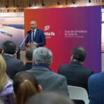 Santa Fe lanzó en Buenos Aires la tercera edición del Business Forum para potenciar las exportaciones El ministro de Desarrollo Productivo, Gustavo Puccini, durante la presentación del Santa Fe Business Forum en la Casa de la Provincia de Santa Fe