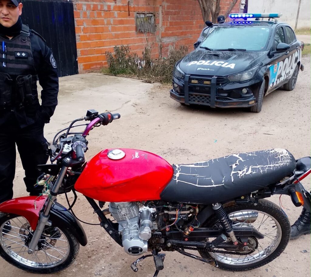 Motocicleta secuestrada por la Policía de Santa Fe en un procedimiento en Villa Gobernador Gálvez