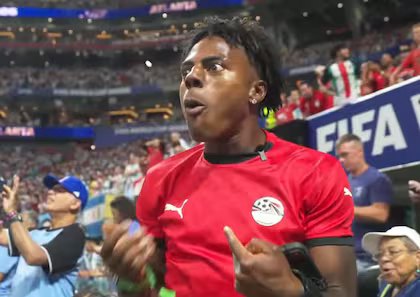 El streamer IShowSpeed en la tribuna durante Argentina-Egipto en el Mundial